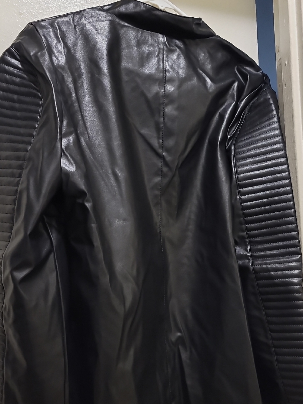 Classic Black Quilted Sleeve Chic Leather Jacket - Women - Picture 9 of 11